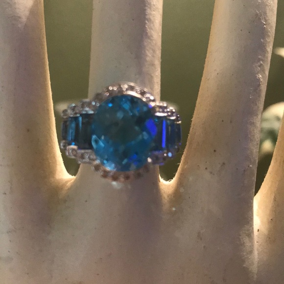 14k  Gold Swiss Blue Topaz and diamond accent Ring - Picture 7 of 9